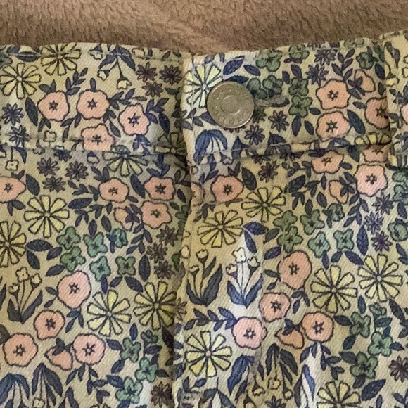 Floral jean skirt with pockets - Picture 2 of 5